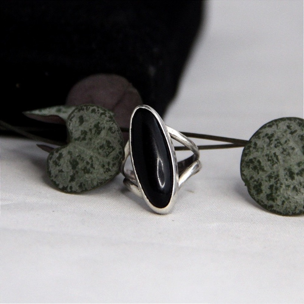 Native American Sterling Silver Black Onyx Long Oval Split Shank Ring Size 4